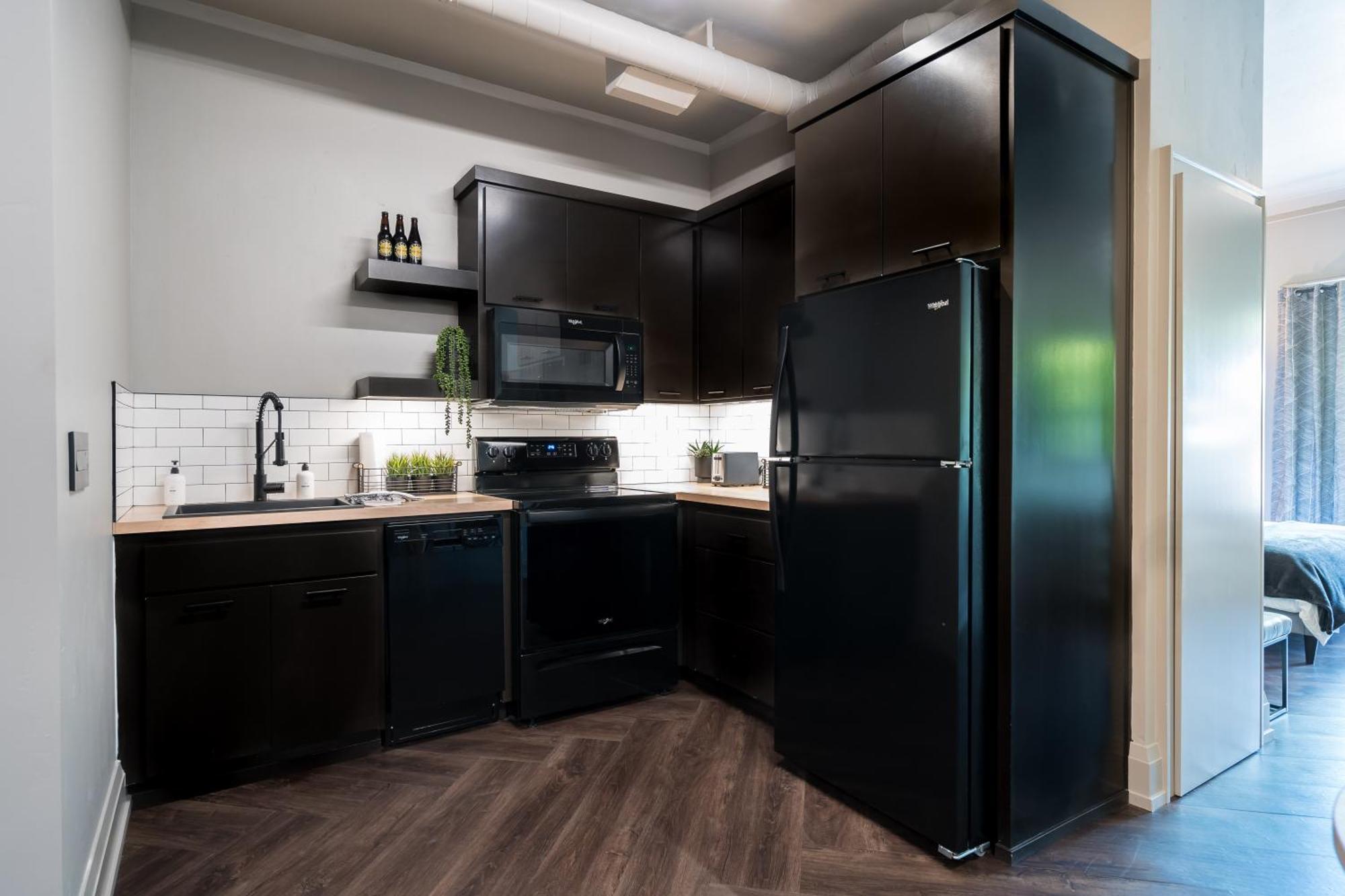 The 505 Apartment *